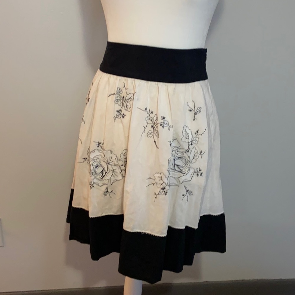 BCBG skirt size 2